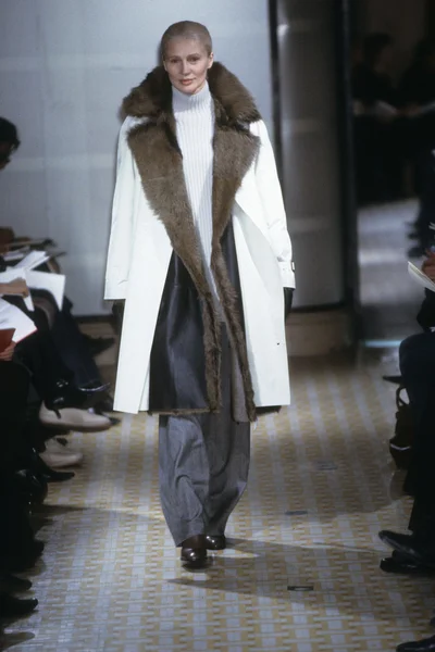 Look 19